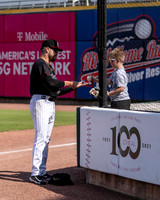 Barons vs Outlooks Autographs Brian Lee-1544264607005