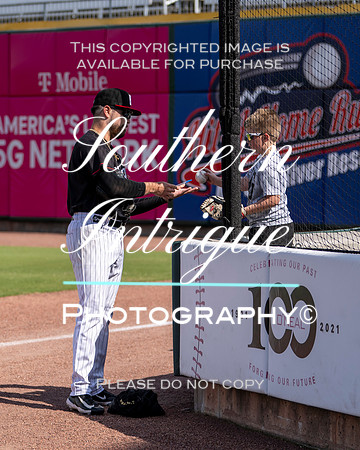 Barons vs Outlooks Autographs Brian Lee-1544264607005