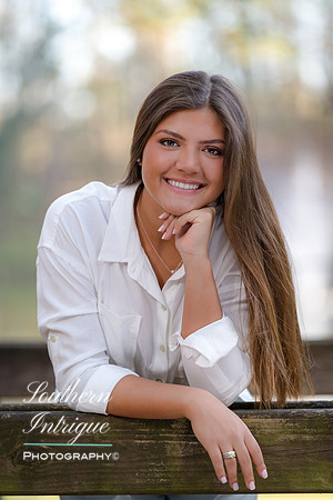 VHHS Grad Julia Final HRNM-20220403172228004