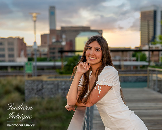 VHHS Grad Julia Final -02320210505191212D85_6712-Edit-Edit