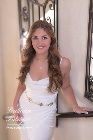VHHS Grad Olivia Altamirano Final-00220220415162141D85_5971-Edit