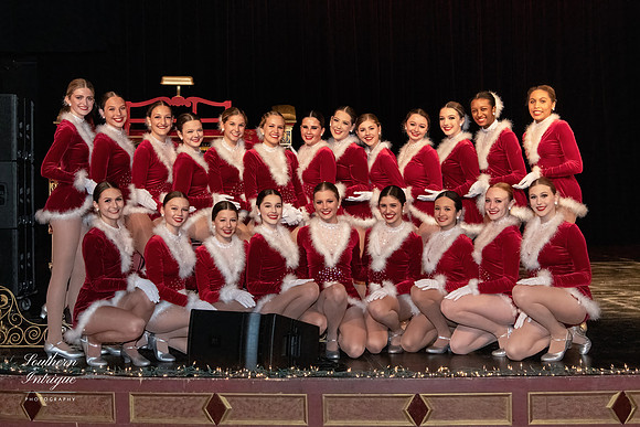 VHHS Rockettes AL Theatre Christmas 2021 hrwm-20211203183337024