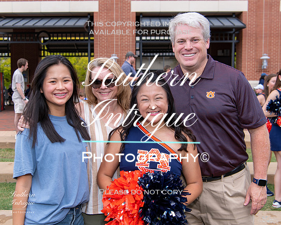 Auburn Fan Day Tiger Paws 2022 hrwm-02520220827124416D85_3620