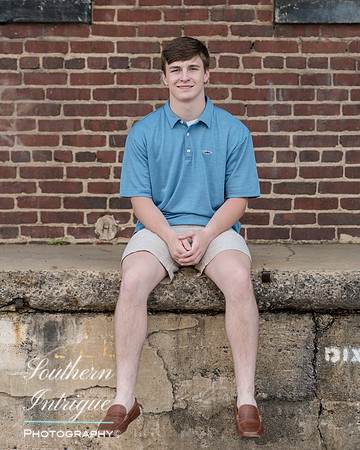 VHHS Grad Leighton Final Selection-00220210514175549D85_8393-Edit