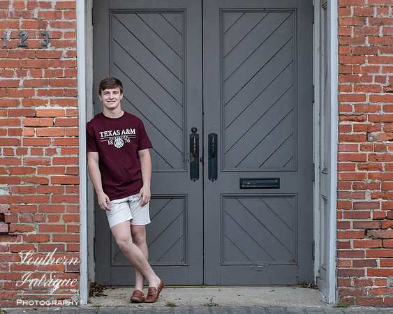 VHHS Grad Leighton Final Selection-00720210514184348D85_8623-Edit