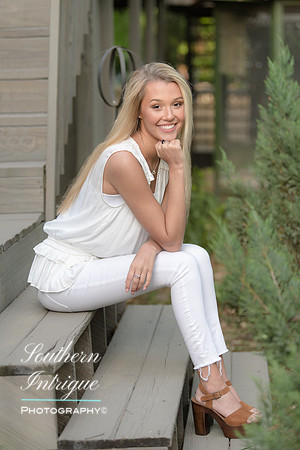 Lauren Wolfe Final Edit-Lauren Wolfe Senior Portraits-6328-Edit-Edit Hair002of 003