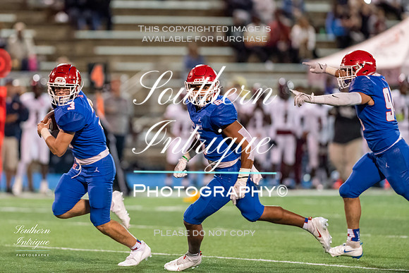 VHHS Football Senior Slide Show 2021 Season -56120211022210834D06_2118-Edit