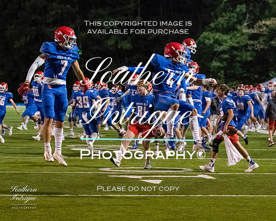 VHHS Football Senior Slide Show 2021 Season -58920211022213630D85_7869-Edit