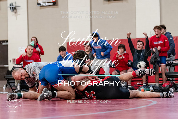 VHHS Wrestling Dual vs Hewitt hrwm-08520220108164812D06_6583-Edit