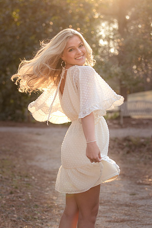 VHHS Grad Maddie Final Selection-01520220212171855D85_9403-Edit-2