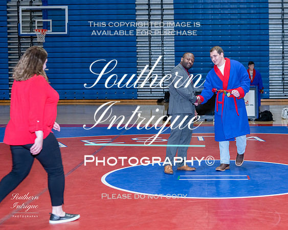 VHHS Wrestling Dual vs Spain Park (Sr Night)-03220220106190458D85_8271-Edit